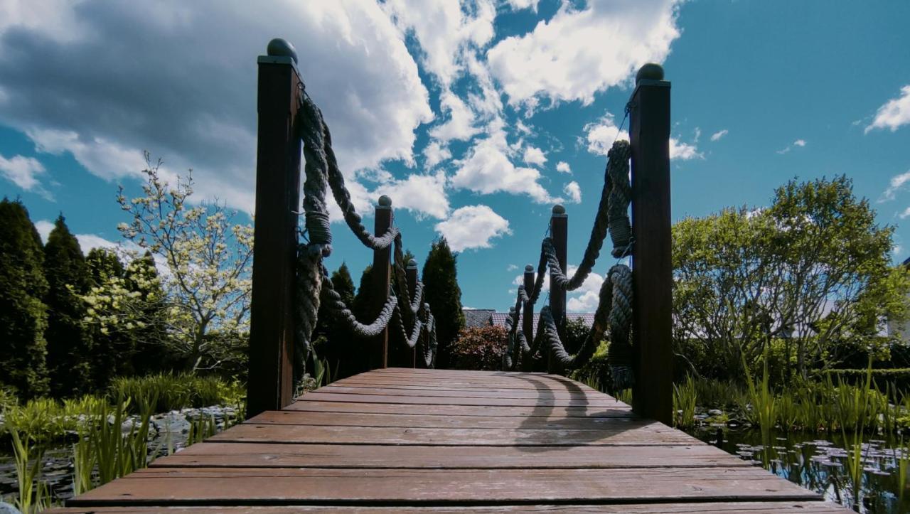 Penzion Lucs Heľpa Exteriér fotografie
